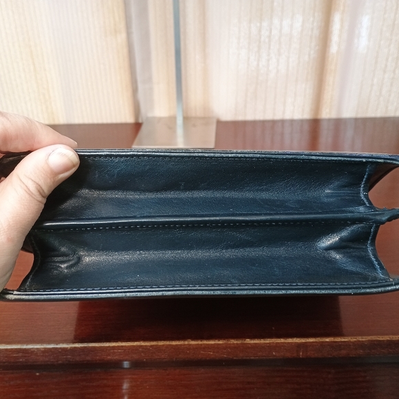 Gucci Vintage Leather Handbag - Picture 4 of 11